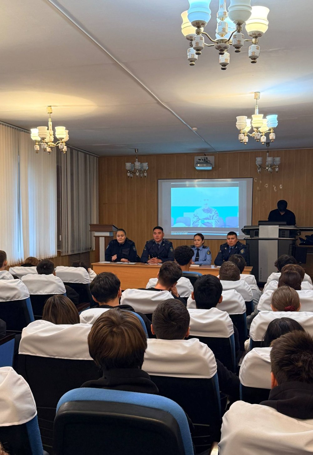 Students in Pavlodar learn about the dangers of drug-related crime