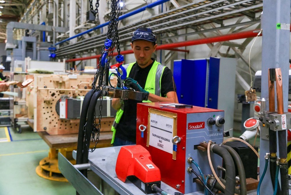 Astana Plant Producing Electric Locomotives — Photo 3