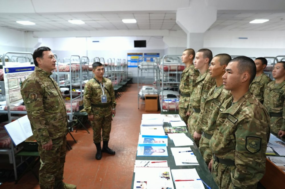 Focus on Service: National Guard Commander-in-Chief Assesses Service Conditions and Training of Young Guardsmen in Semey — Photo 4