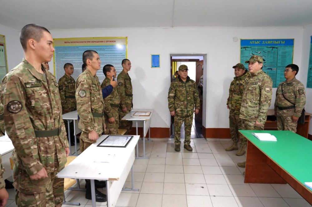 Focus on Service: National Guard Commander-in-Chief Assesses Service Conditions and Training of Young Guardsmen in Semey — Photo 2