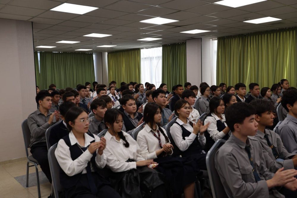 National Guard Officers Speak to Almaty Schoolchildren About Courage and Service to the Motherland — Photo 7