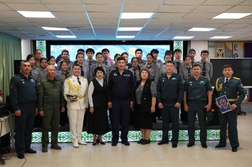 National Guard Officers Speak to Almaty Schoolchildren About Courage and Service to the Motherland — Photo 1