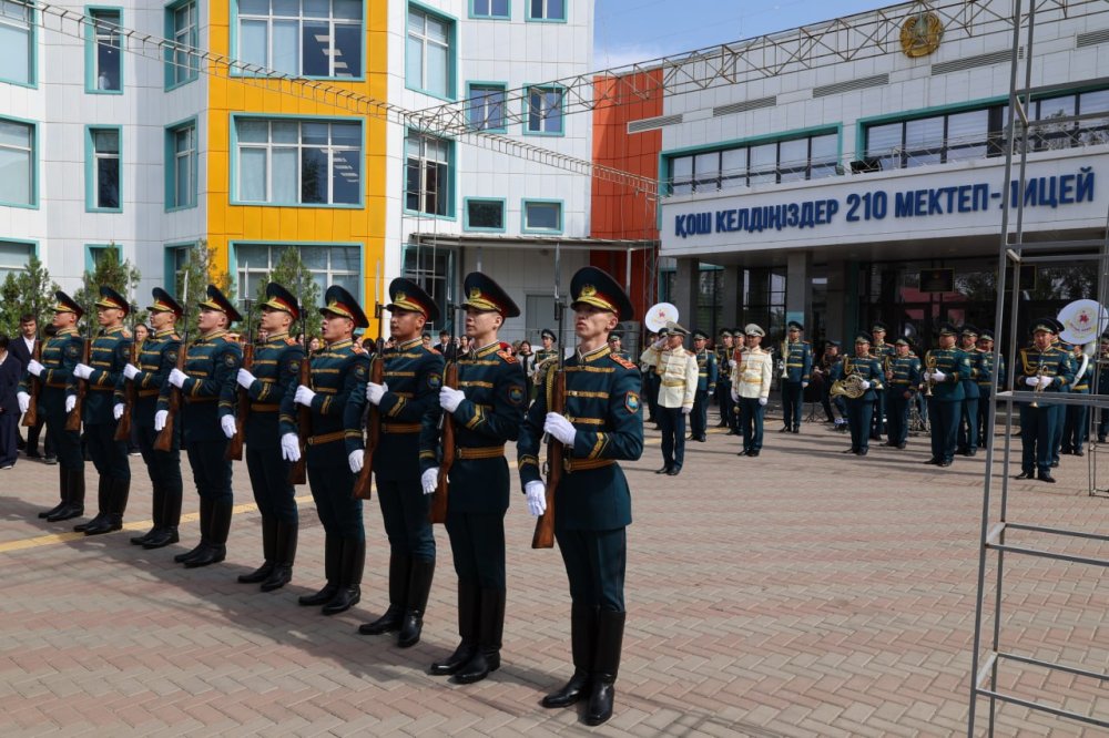 National Guard Officers Speak to Almaty Schoolchildren About Courage and Service to the Motherland — Photo 3
