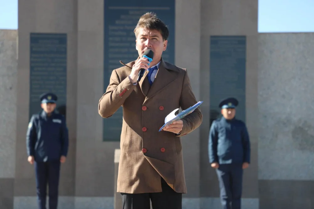 State Flag-Raising Ceremony Held in Celebration of Republic Day — Photo 8