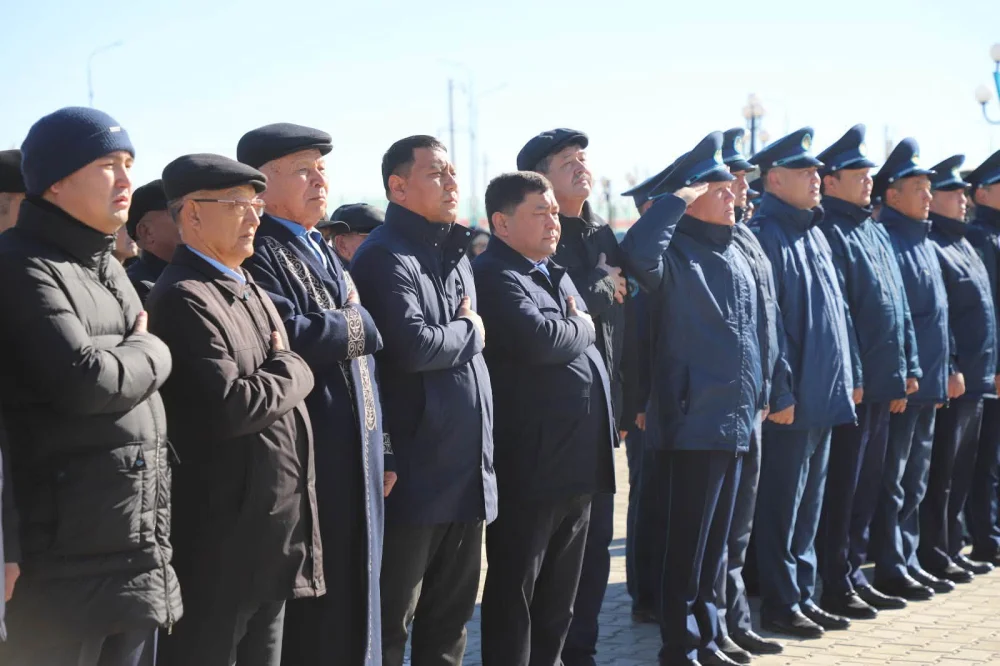State Flag-Raising Ceremony Held in Celebration of Republic Day — Photo 4