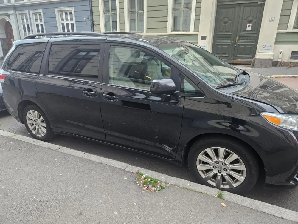 Notice of Auction for the Sale of a Motor Vehicle — Photo 8