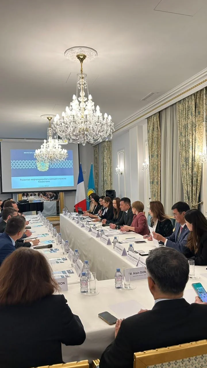 Kazakh Delegation Pays Working Visit to France — Photo 1