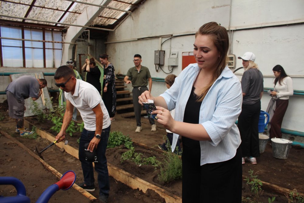 The goal is to foster an environmental culture, promote environmental volunteering, and develop leadership skills!