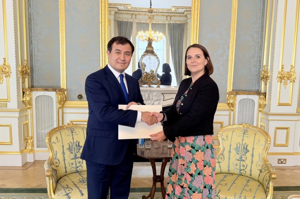 Kazakhstan’s Ambassador Presents Copies of Credentials in the United Kingdom