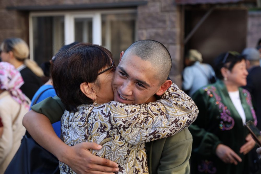 The first group of conscripts was escorted to the Border Service unit in Astana