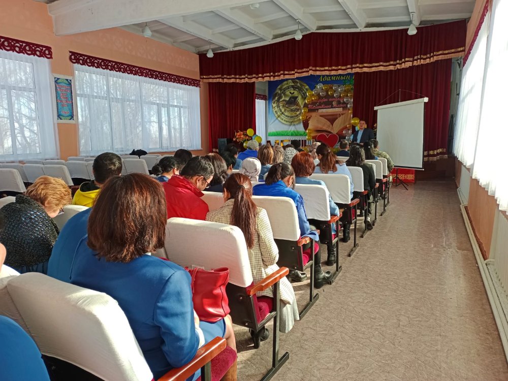 Көктөбе ауылдық округі әкімінің Қызылжар ауылының тұрғындарымен кездесуі... 2026 жылғы 22 қыркүйекте Көктөбе ауылдық округі әкімінің Қызылжар ауылының тұрғындарымен кездесуі өтті. Кездесу барысында тұрғындар жергілікті абаттандыру, инфрақұрылым және ауылды одан әрі дамыту мәселелері бойынша сұрақтар қойып, өз ұсыныстары мен толғандыратын жайттарын жеткізуге мүмкіндік алды. Көтерілген барлық мәселелерге қатысты тиісті түсініктемелер беріліп, нақты жайттар кейіннен қарастыру үшін назарға алынды.