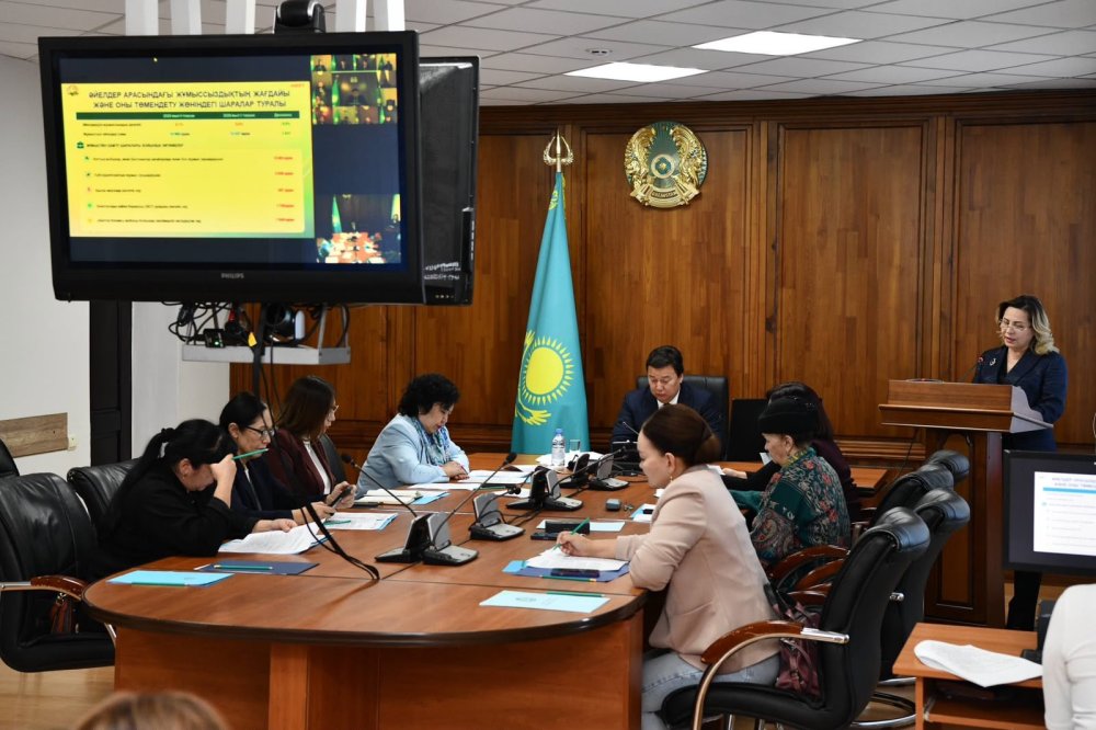 Әйелдер істері және отбасылық-демографиялық саясат жөніндегі комиссияның кезекті отырысы өтті