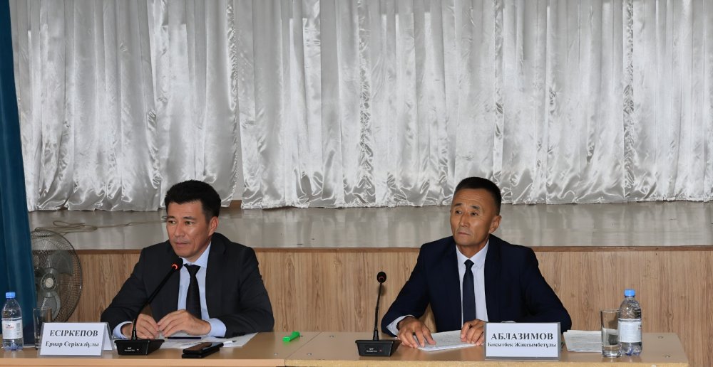 Аудан әкімі Ернар Есіркепов Мемлекет Басшысының Жарлығына сәйкес Қорағаты ауылдық округінің тұрғындарымен кездесу өткізді.