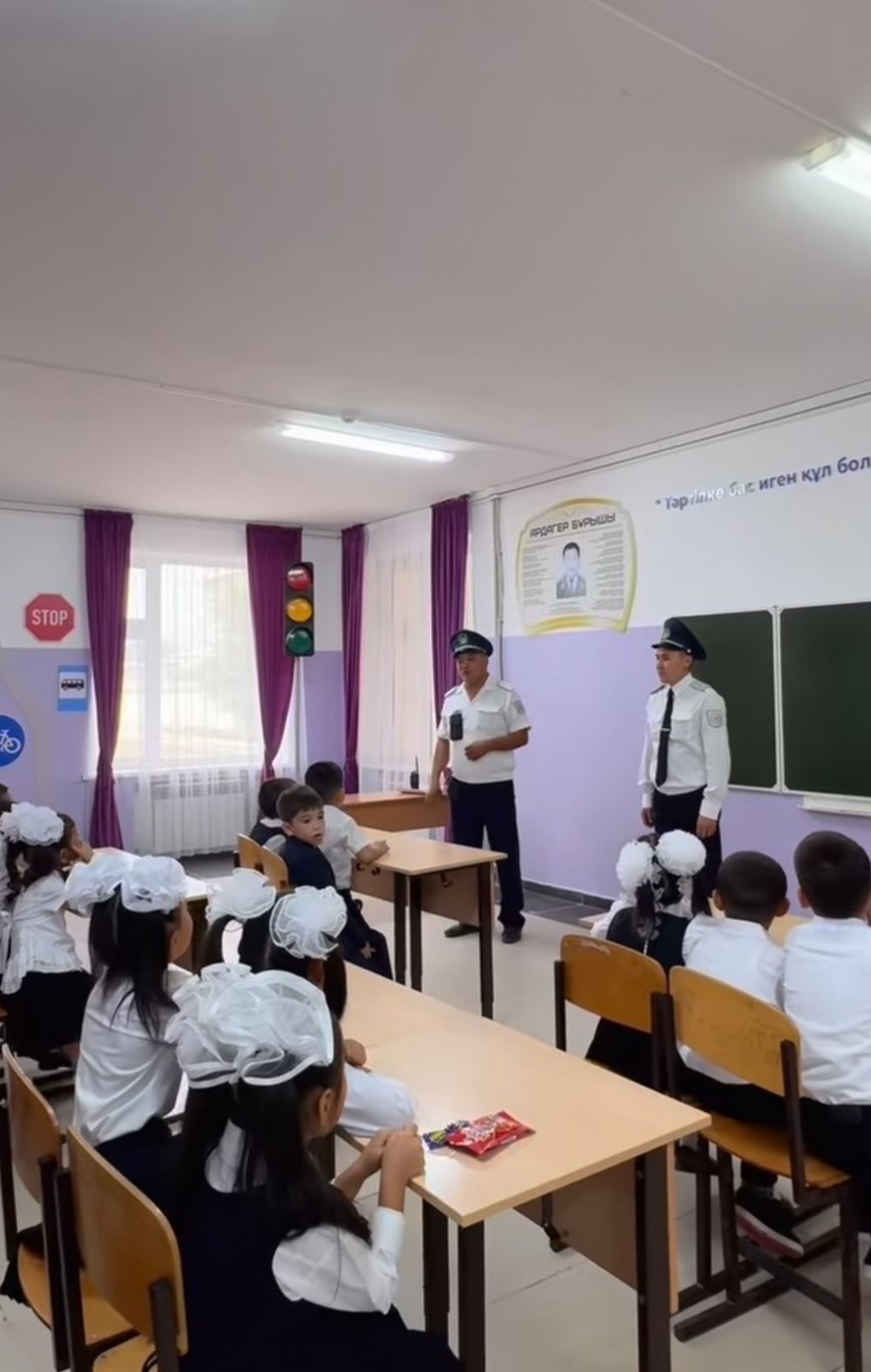 «Назар аударыңыз, балалар!»: оқушыларға жол қауіпсіздігі түсіндірілді