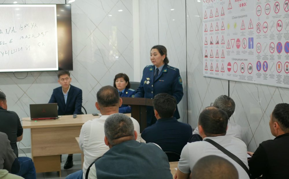 Астана полициясы автобус жүргізушілерін есірткі қаупіне қатысты фактілер туралы хабарлауға шақырды