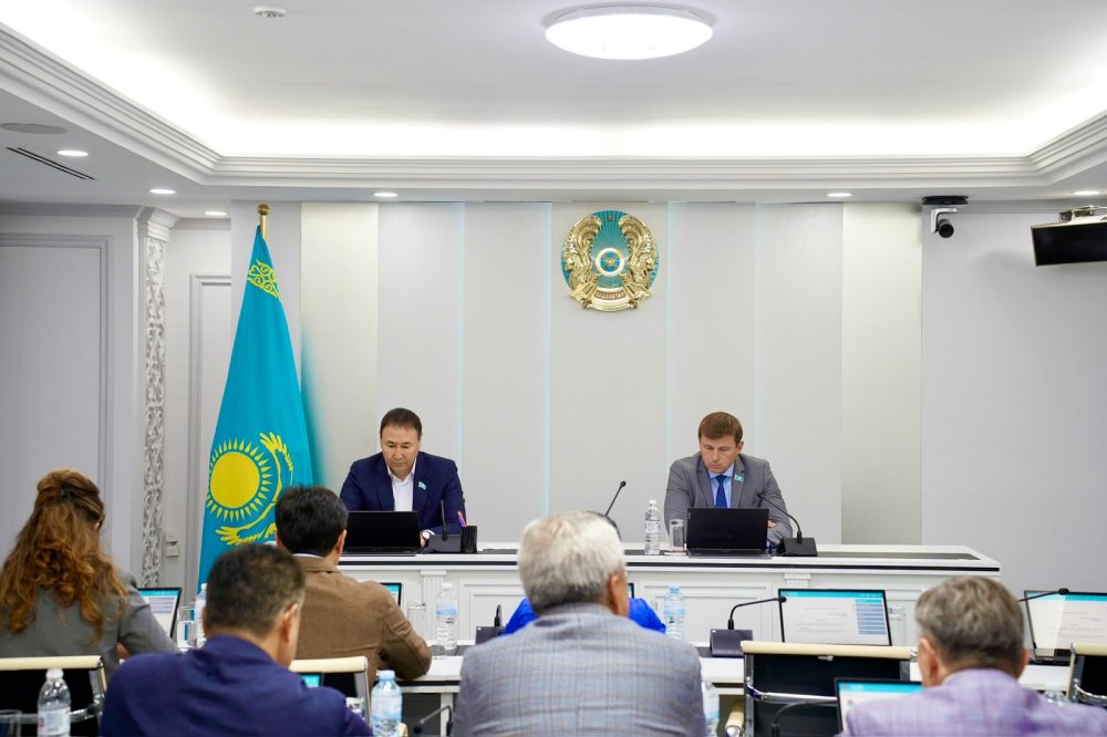 Құрылыс қалдықтары және ҚТҚ бөлек жинау: депутаттардың бақылауындағы мәселелер (08.09.2026)