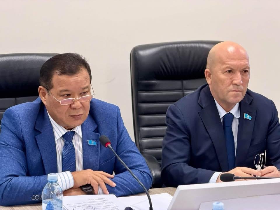 ТҰРАҚТЫ КОМИССИЯ ОТЫРЫСЫ ӨТТІ
