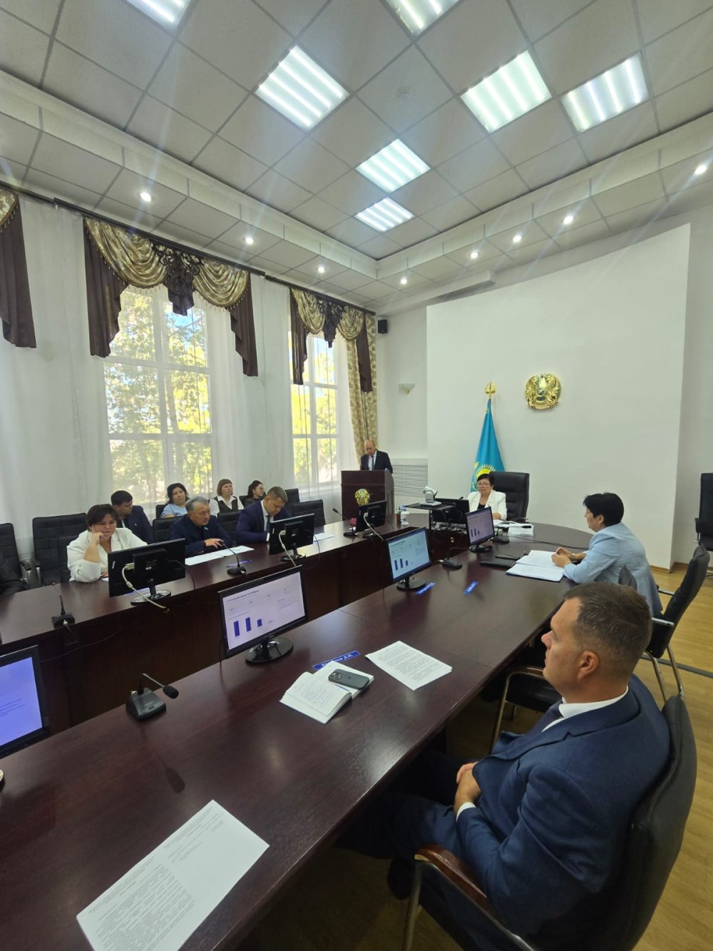 Шарбақты аудандық мәслихатында екі тұрақты комиссияның бірлескен отырыстары өтті.