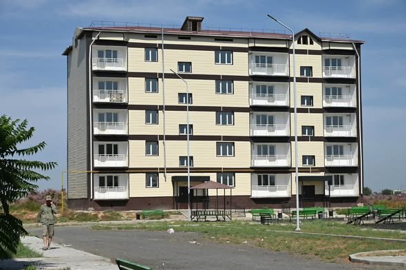 ТҮРКІСТАН: ЖЕТІСАЙДА 80 ГЕКТАР АУМАҚТА ЖАҢА ТҰРҒЫН ҮЙЛЕР БОЙ КӨТЕРУДЕ