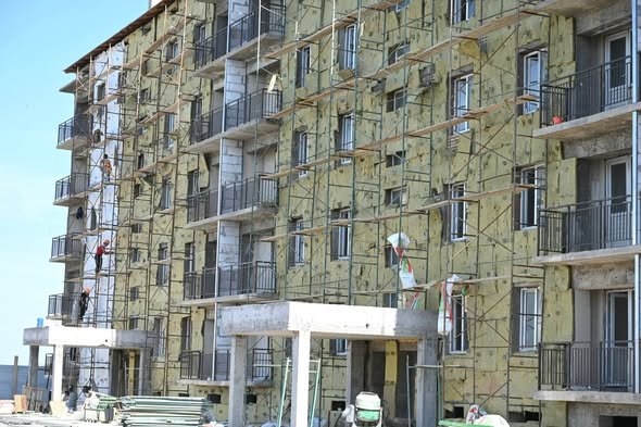АУДАН ӘКІМІ КӨПҚАБАТТЫ ТҰРҒЫН ҮЙЛЕРДІҢ ҚҰРЫЛЫС САПАСЫН ТЕКСЕРДІ