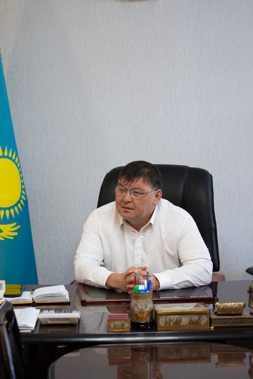 Шардара ауданының әкімі Арман Романұлы Қарсыбаев әлем чемпионатының жүлдегерін қабылдады