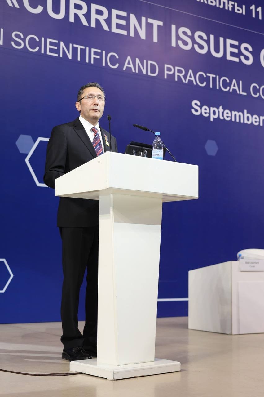 АҚТӨБЕДЕ ЖЕТЕКШІ ХИРУРГТАР МЕН ТРАНСПЛАНТОЛОГТАР ХИРУРГИЯНЫ ДАМЫТУДЫҢ ЗАМАНАУИ БАҒЫТТАРЫН ТАЛҚЫЛАУДА