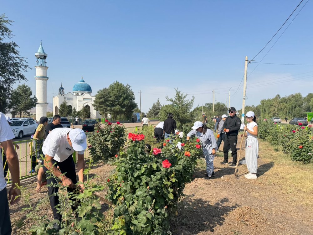 СЫПАТАЙ БАТЫР КЕСЕНЕСІ МАҢЫНДА ТАЗАЛЫҚ ЖӘНЕ АБАТТАНДЫРУ ЖҰМЫСТАРЫ ЖҮРГІЗІЛДІ