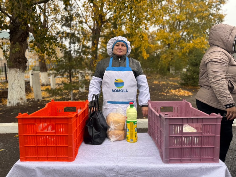 Державинск қаласының шағын алаңында «Күз сыйы» атты жарқын күзгі мереке – байқау өтті.