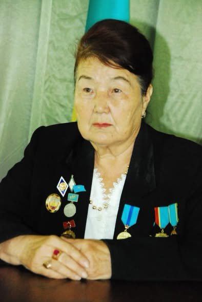 ЖАМАЛ ТӨЛЕШОВА – ШАРДАРА БІЛІМІНІҢ ҚАРАШАҢЫРАҒЫН ҚАЛЫПТАСТЫРҒАН ҰСТАЗ