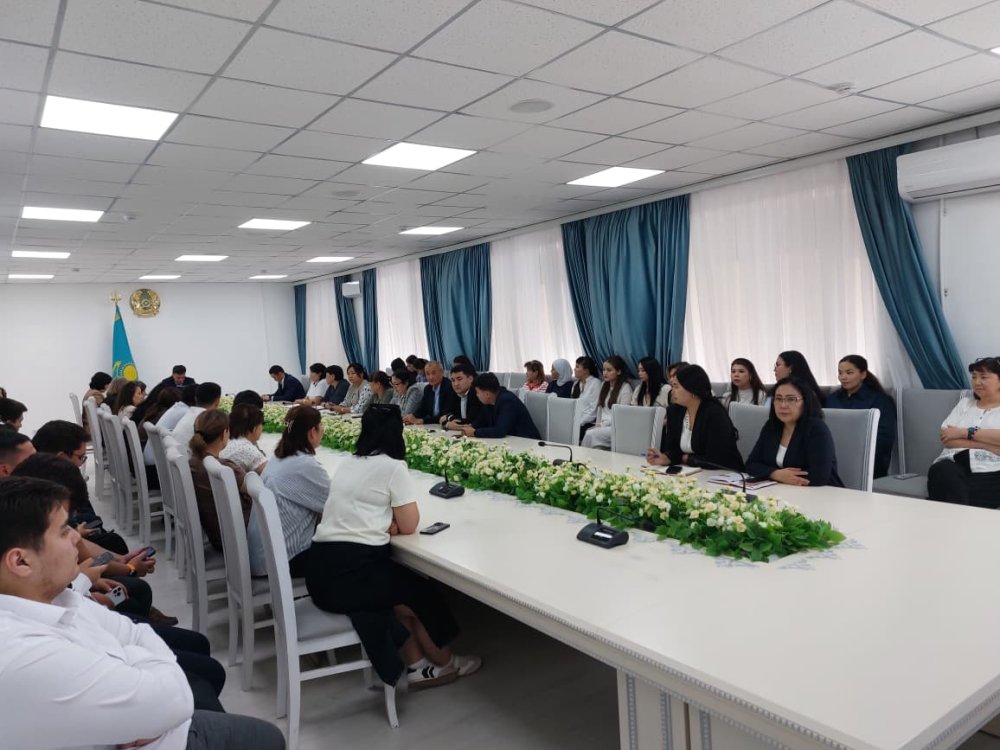 Мемлекеттік қызметшілерге түсіндіру жұмыстары жүргізілді