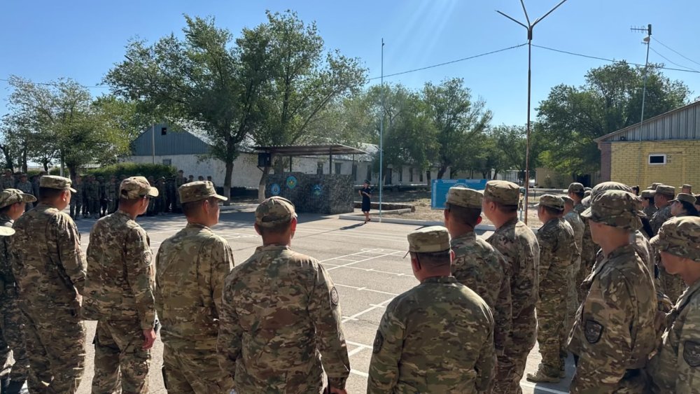 №62064 ӘСКЕРИ БӨЛІМІНДЕ ЕСІРТКІНІҢ ЗИЯНЫ ТУРАЛЫ ПРОФИЛАКТИКАЛЫҚ ДӘРІС ӨТТІ