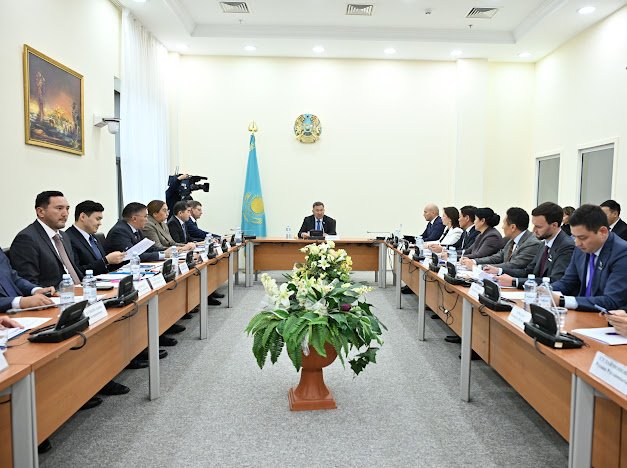 Қазақстан Республикасы Құрылтайының Аграрлық мәселелер, экология және табиғи ресурстар комитеті мүшелерімен кездесу