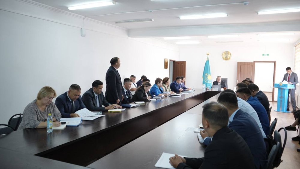 Жаңасемей ауданының әкімі Нұржан Оразбекұлының төрағалығымен аппараттық жиналыс өтті