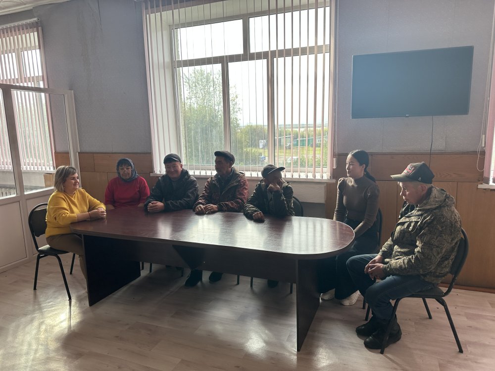 Бүгін әкімдік қызметкерлерімен «Күмәнді теологиялық мекемелерде діни білім алудың қауіптілігі» тақырыбында ақпараттық сағат өткізілді