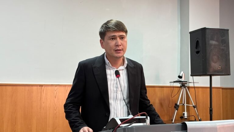 ШЫМКЕНТТЕ СТУДЕНТТЕРГЕ КИБЕРҚАУІПСІЗДІК ЕРЕЖЕЛЕРІ ТҮСІНДІРІЛДІ