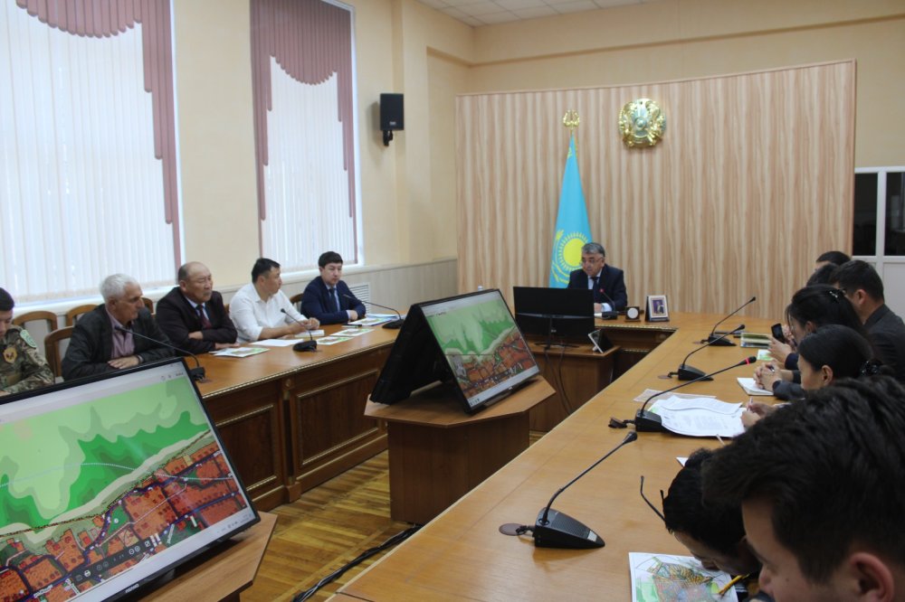 ҚАРҚАРАЛЫ ҚАЛАСЫНЫҢ БАС ЖОСПАРЫНА ӨЗГЕРІСТЕР ЕНГІЗУ МӘСЕЛЕСІ ТАЛҚЫЛАНДЫ