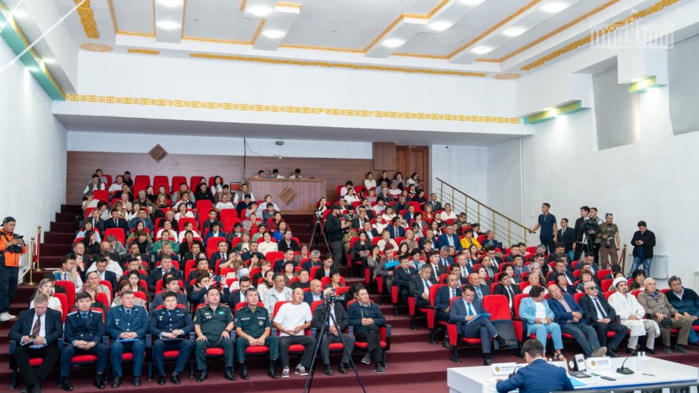 ШҚО әкімі Үлкен Нарын ауданы тұрғындарымен есеп беру кездесуін өткізді