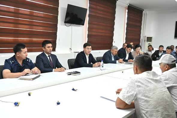 ТҰРҒЫНДАРДЫҢ ӨТІНІШТЕРІН ТЫҢДАП, МӘСЕЛЕЛЕРІН ШЕШУ ЖОЛДАРЫ АЙҚЫНДАЛДЫ
