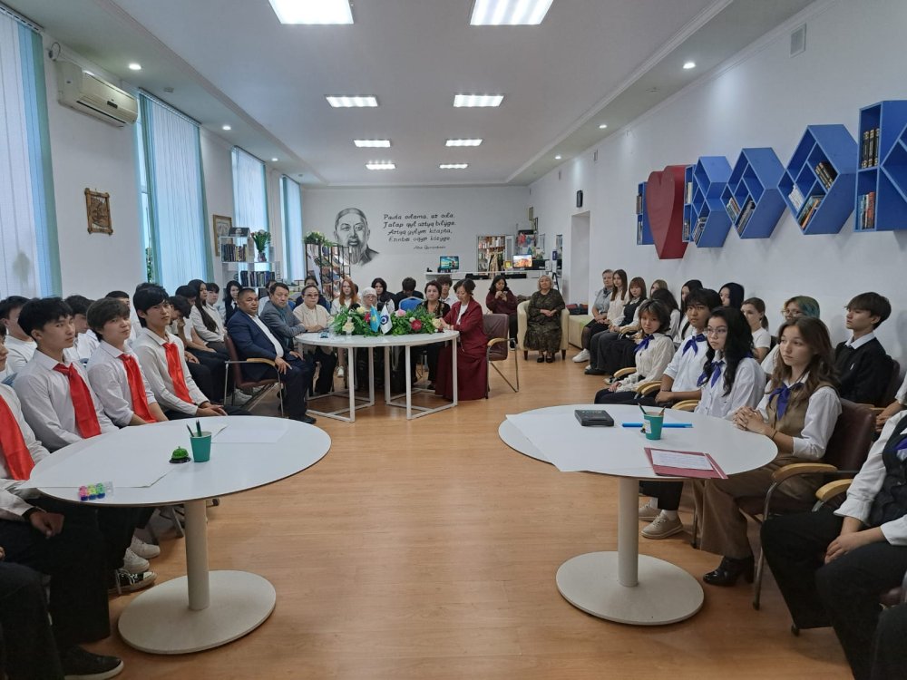 «Кітап оқитын ұлт»: Астанада 100-ден астам студентпен кездесу ұйымдастырылды