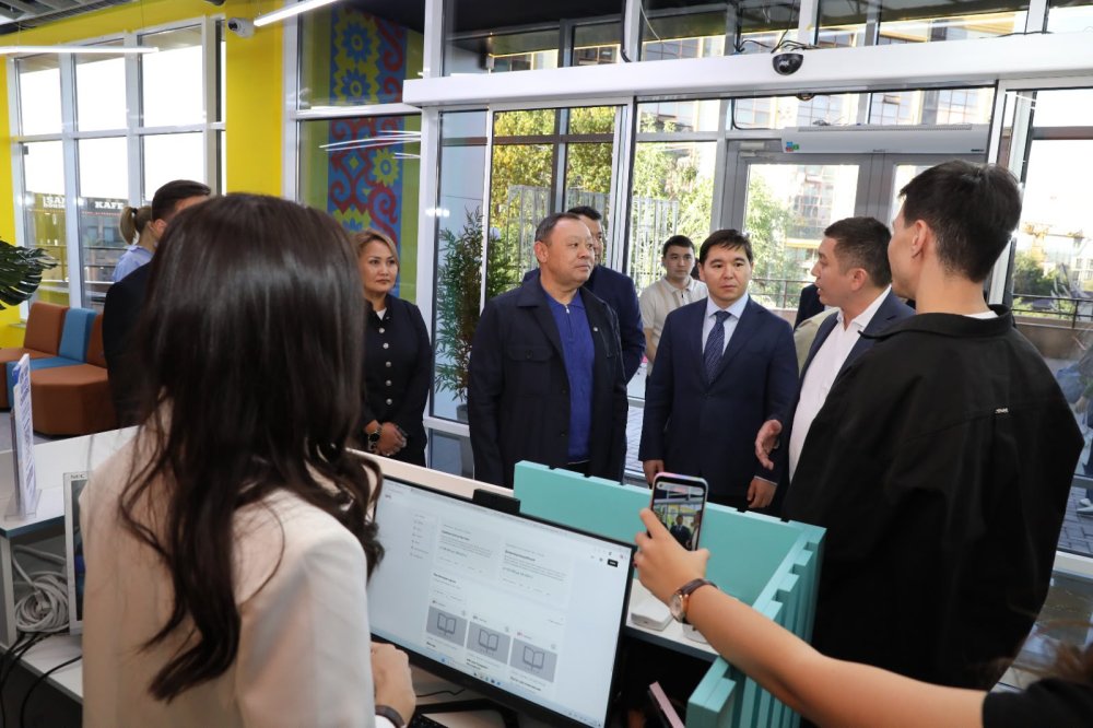 Алматыда Қала күніне орай он екінші жастар комьюнити орталығы ашылды