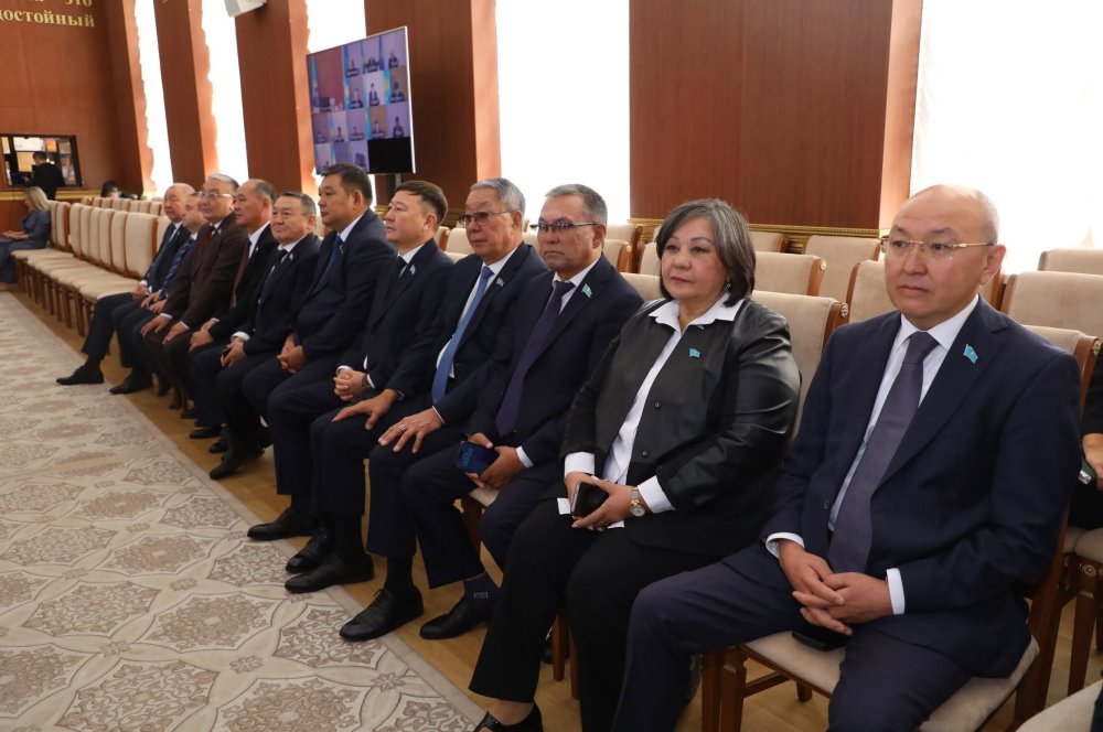 Шахтинск қалалық мәслихатының төрағасы Қарағанды облыстық мәслихатының сессиясына қатысты