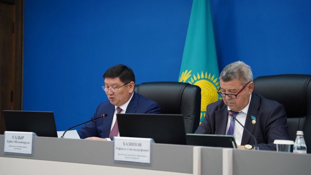 Абай облысы мәслихатының кезектен тыс қырқыншы сессиясы өтті