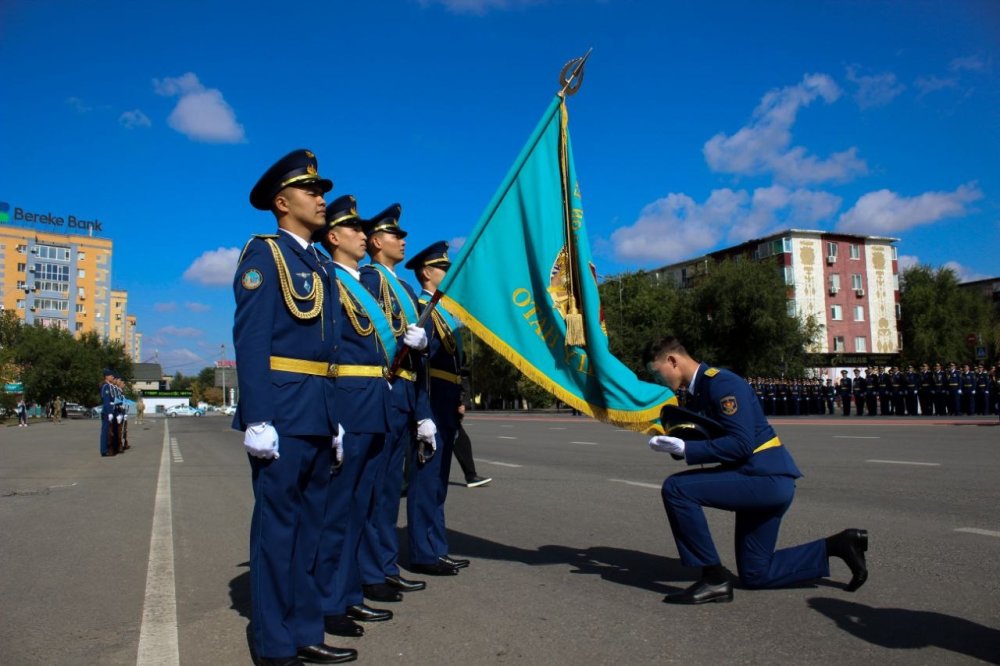 Әуе қорғанысы күштері әскери институтының 70-ке жуық түлегіне алғашқы офицерлік атақ берілді
