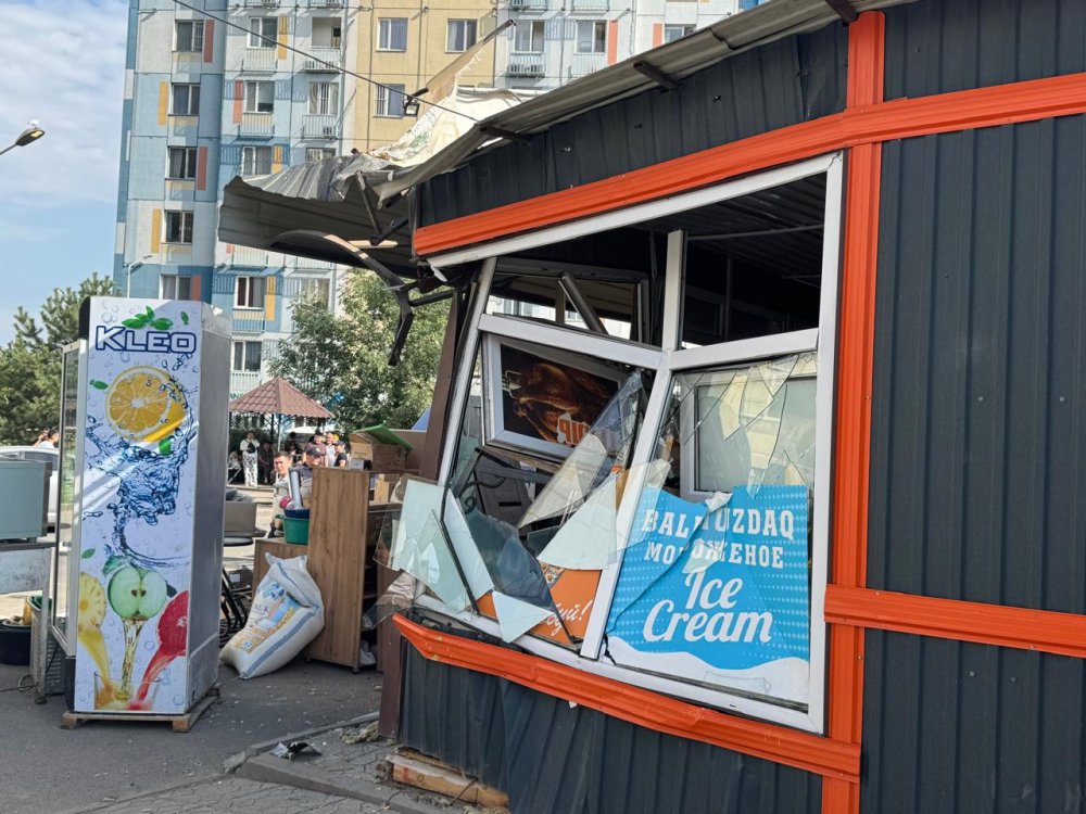 Алматыда бірқатар заңсыз нысандар сүрілді