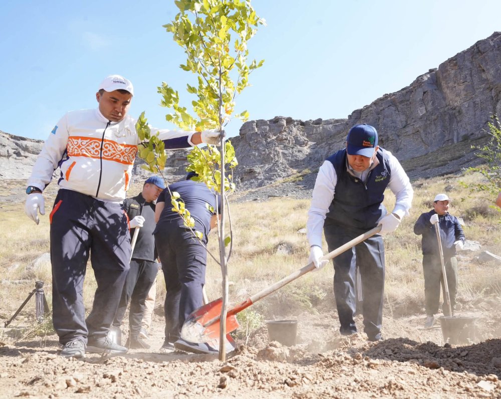 ТҮРКІСТАН ОБЛЫСЫНДА «WORLD CLEANUP DAY» АЯСЫНДА ТАУ БАУРАЙЫНДА 4 МЫҢНАН АСТАМ АДАМ ҚАТЫСҚАН АУҚЫМДЫ СЕНБІЛІК ӨТТІ