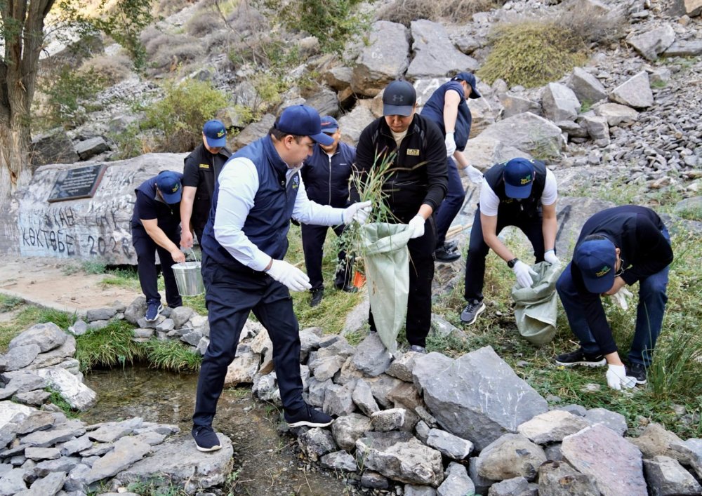 ТҮРКІСТАН ОБЛЫСЫНДА «WORLD CLEANUP DAY» АЯСЫНДА ТАУ БАУРАЙЫНДА 4 МЫҢНАН АСТАМ АДАМ ҚАТЫСҚАН АУҚЫМДЫ СЕНБІЛІК ӨТТІ