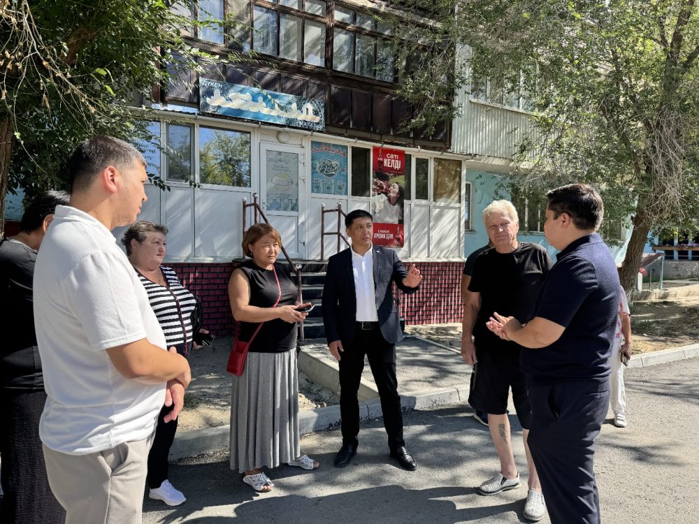 ТҰРҒЫНДАРМЕН КӨШПЕЛІ КЕЗДЕСУ