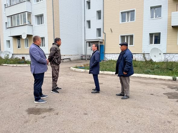 Саумалкөл ауылда суық ауа райы басталғанға дейін №44 көпқабатты үй жөнделеді