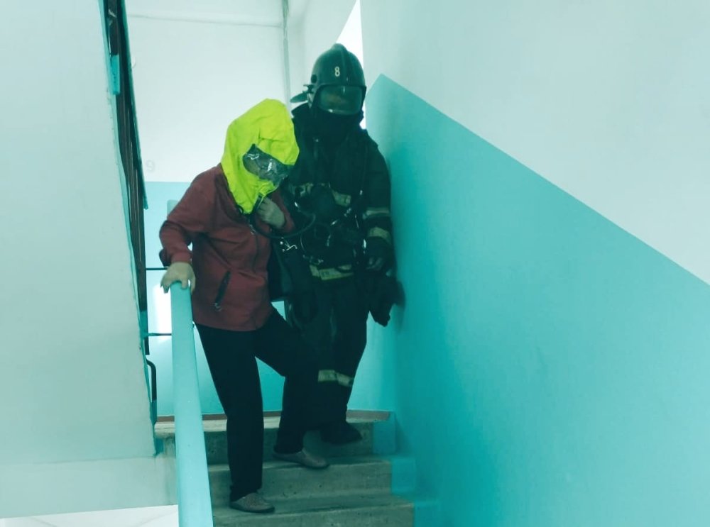 Құтқарушылар өрт кезінде 15 адамды жедел эвакуациялады, оның ішінде екі бала