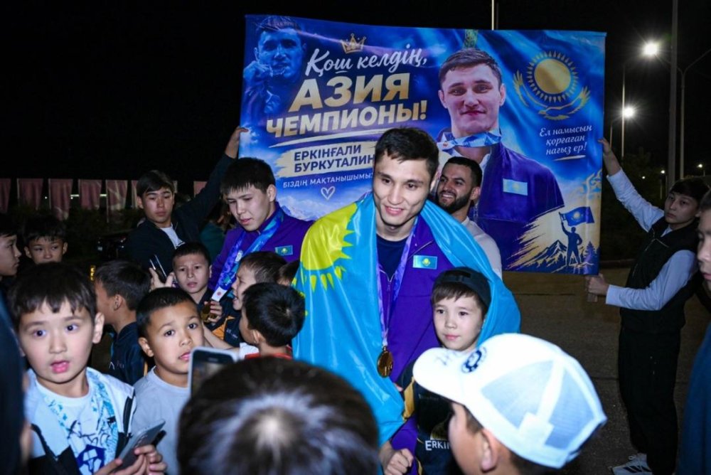ХХ азия ойындарының қос чемпионы Ақтөбеге жетті
